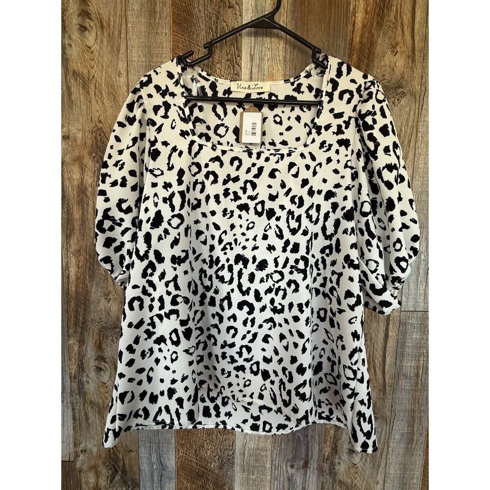 Vine & Love Women Medium Black White Leopard Print Puff Sleeve Square Neck Top